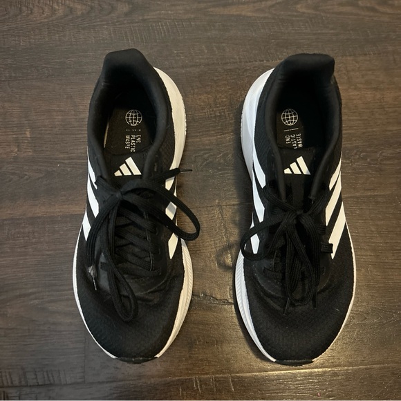 Adidas Black and White Cloudfoam Athletic Shoes with Cushioned Sole Women’s 7 - Picture 5 of 6